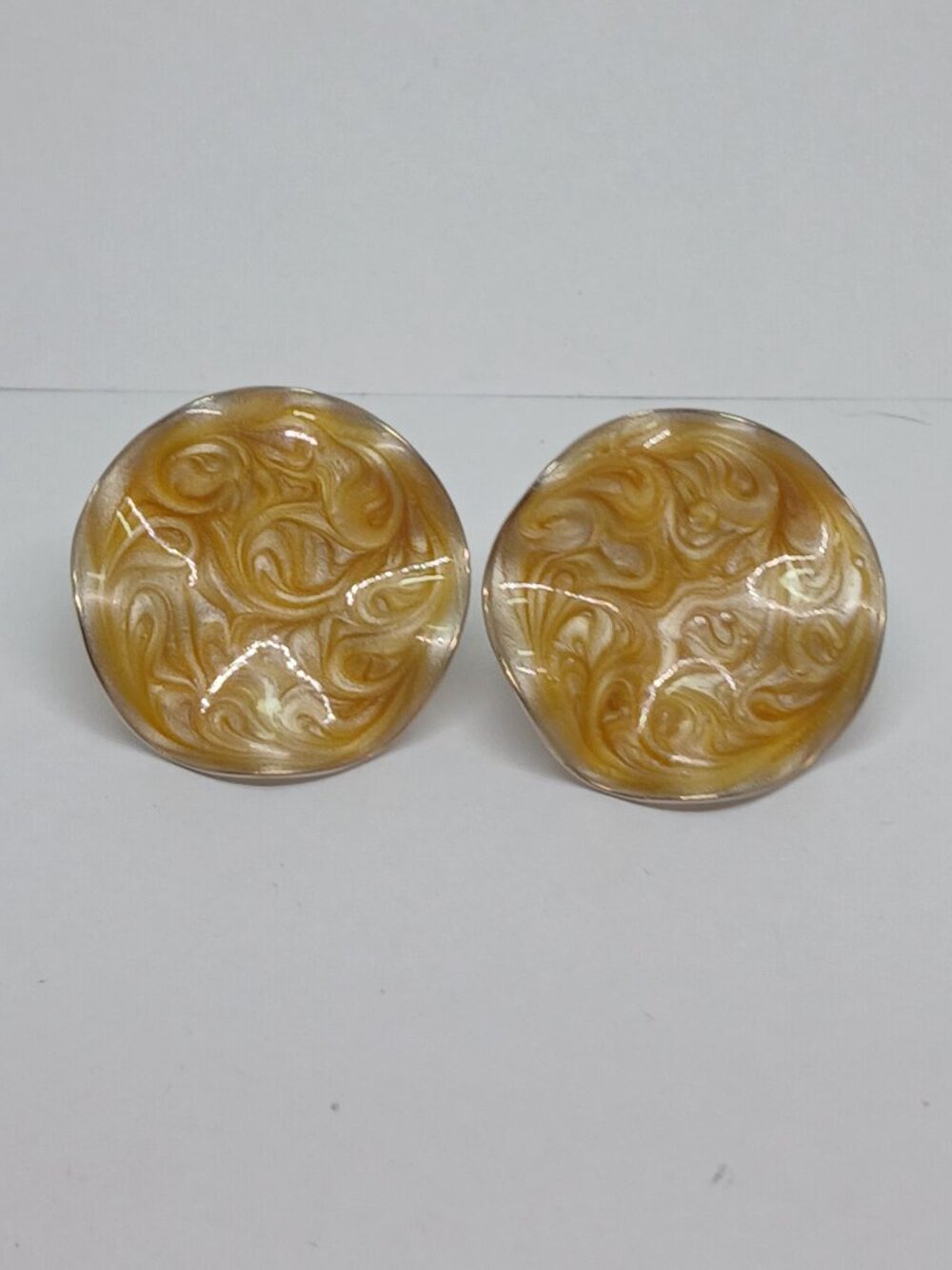 Vintage Silver Tone METAL GOLD WAVY AVON CLIP ON EARRINGS Costume Jewelry E-45